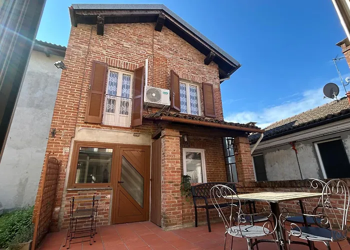 La Casa Della Corte - Monferratohome 度假居